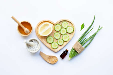 Fad Detoxes and Cleanses: How to Spot Colon Health Misinformation Online