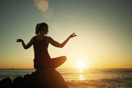 How to Foster Real-World Connections Through Digital Detox Practices