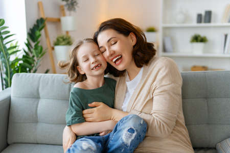 Minimalist Parenting: Raising Mindful and Resilient Children in a Material World