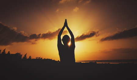 Digital Detox for Emotional Wellbeing: Mindfulness in a Hyperconnected World
